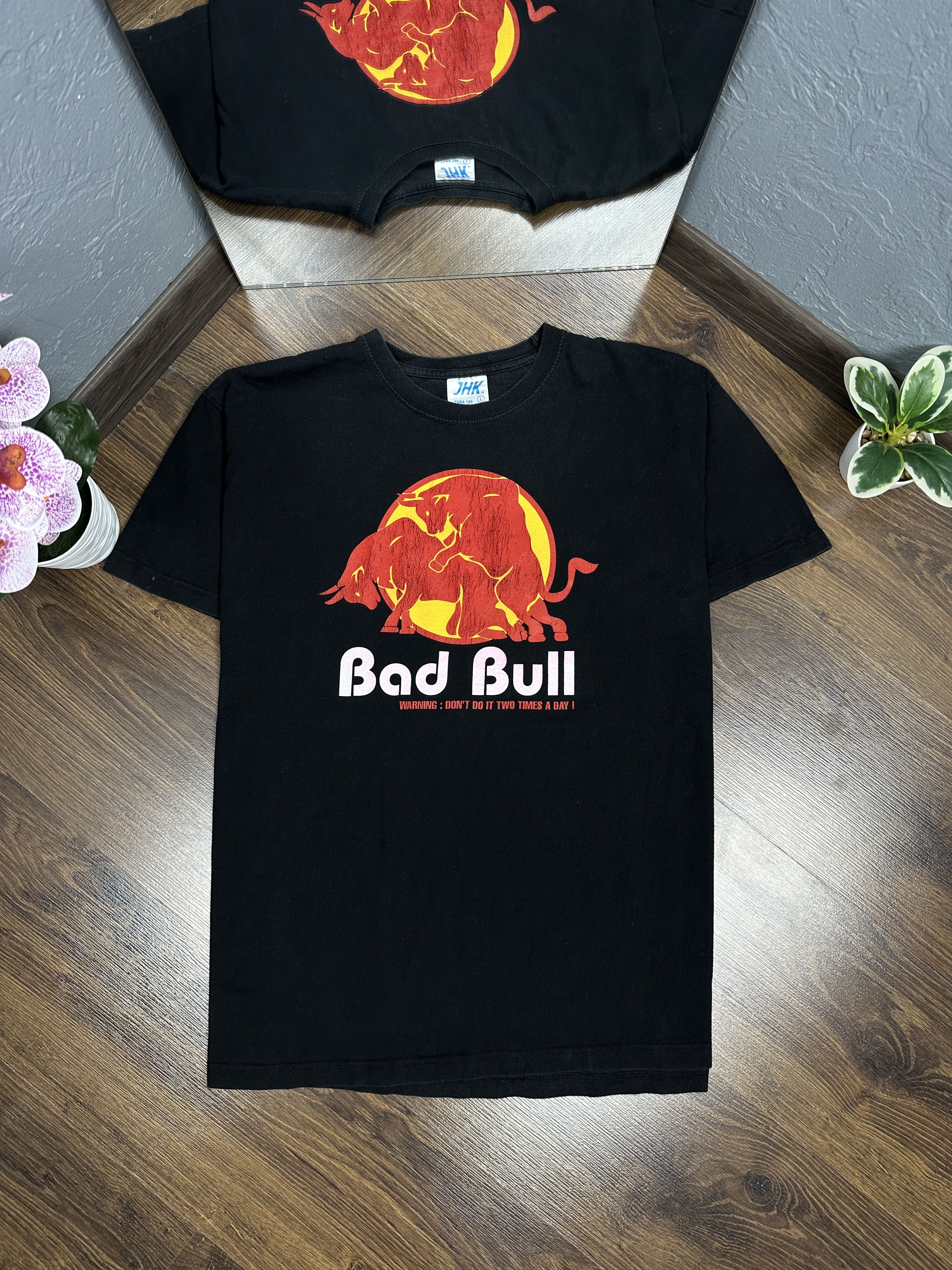 Red Bull Bed Bull Vintage T-Shirt Size US L / EU 52-54 / 3 - 1 Thumbnail
