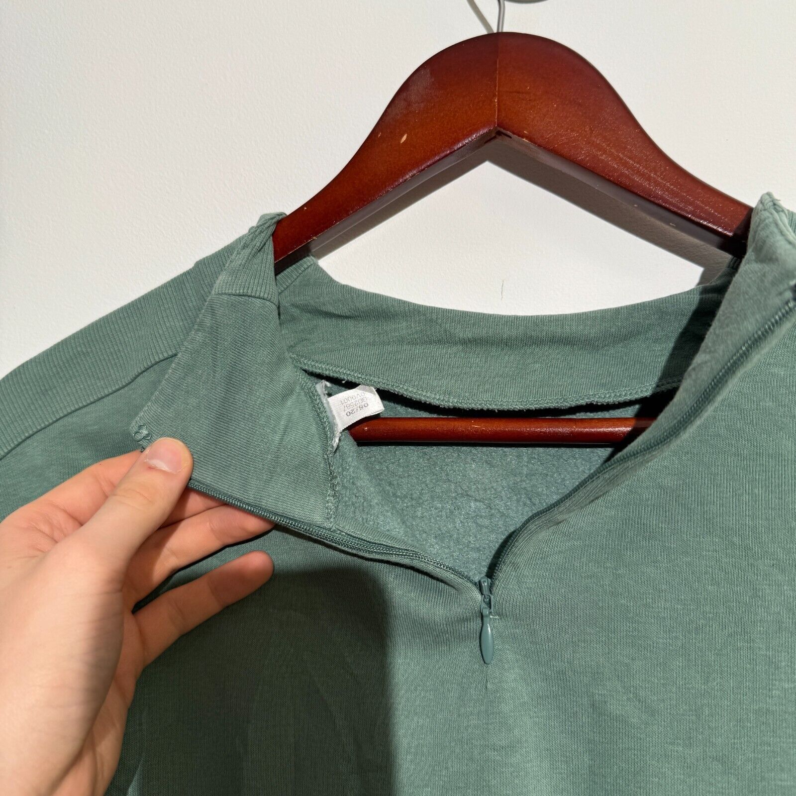 Adidas Vintage Adidas Unisex Green Cotton Crewneck Size S Cropped Size US S / EU 44-46 / 1 - 11 Thumbnail