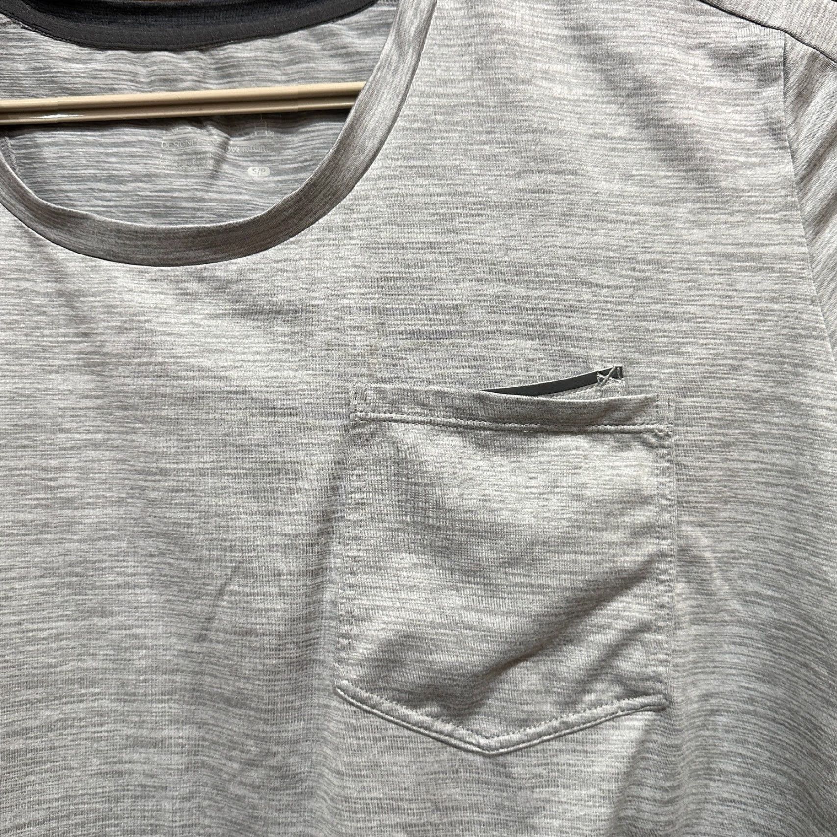 Outdoor Research Outdoor Research Women Top S Gray Short Sleeve Casual Athleisure Open Back Size S / US 4 / IT 40 - 2 Thumbnail