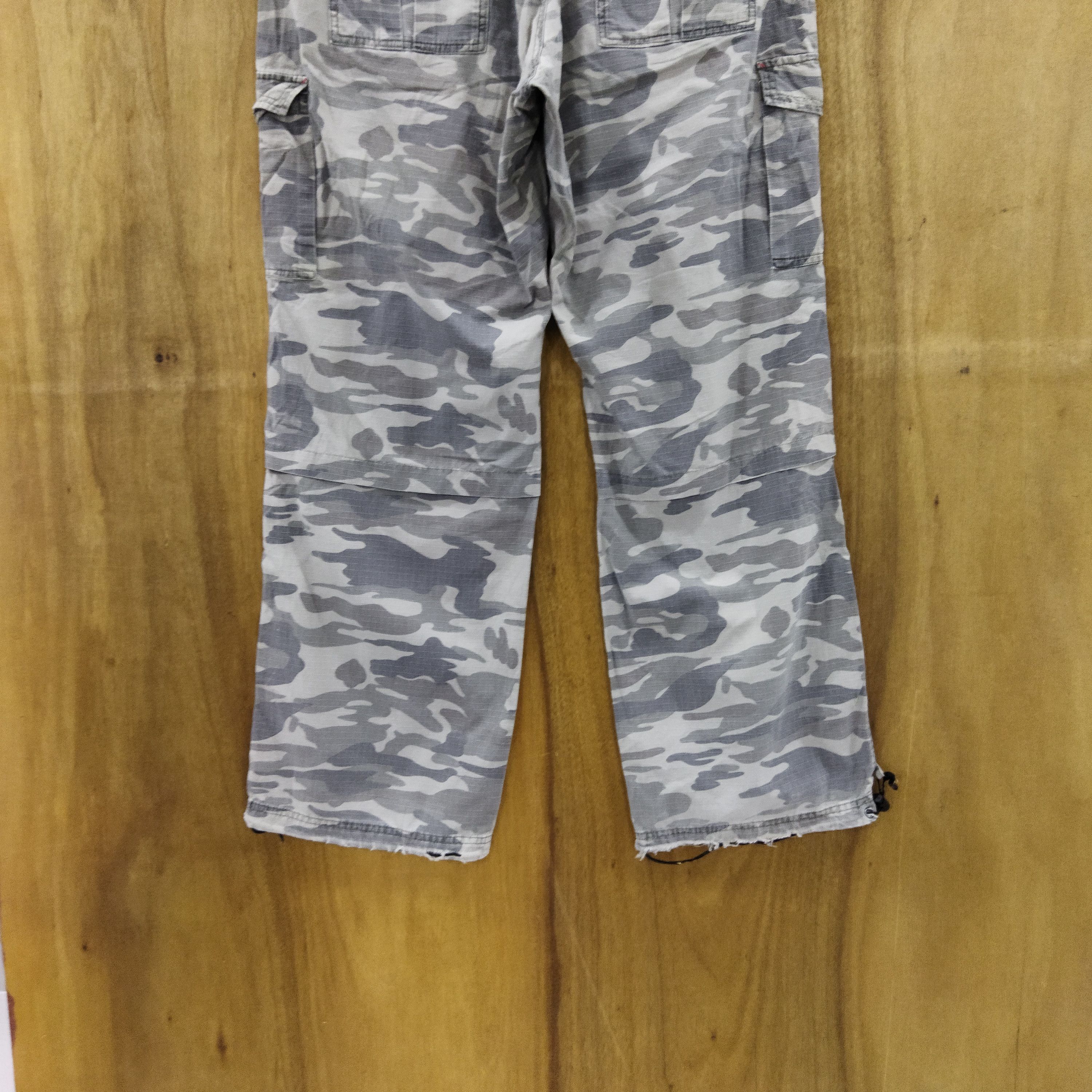 Japanese Brand TREVDE GREY CAMO CARGO PANTS Size US 34 / EU 50 - 9 Thumbnail