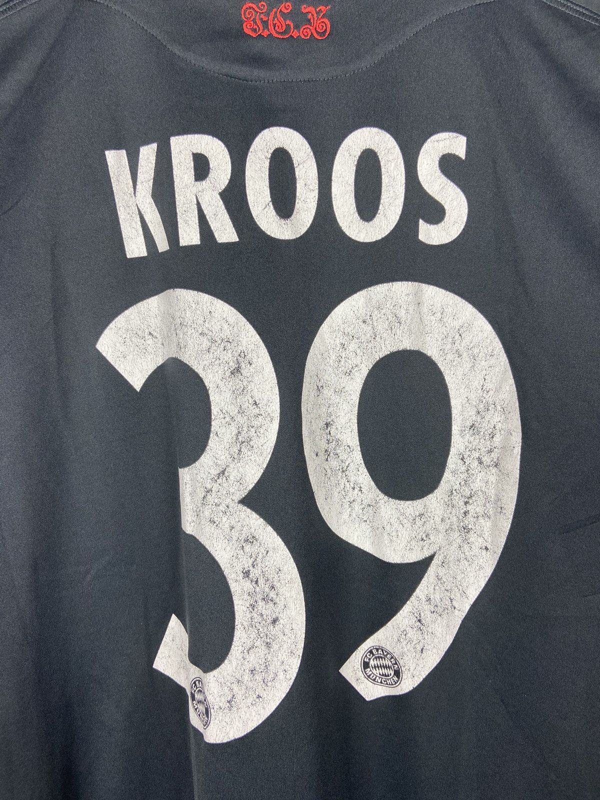 Vintage JERSEY ADIDAS BAYERN MUNICH FOOTBALL SHIRT 2011 TONI KROOS Size US M / EU 48-50 / 2 - 13 Thumbnail