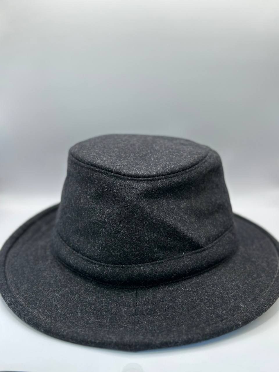 Tilley TTW2 Tec-Wool Hat Charcoal – Men’s Size 7 1/2 (60 cm)