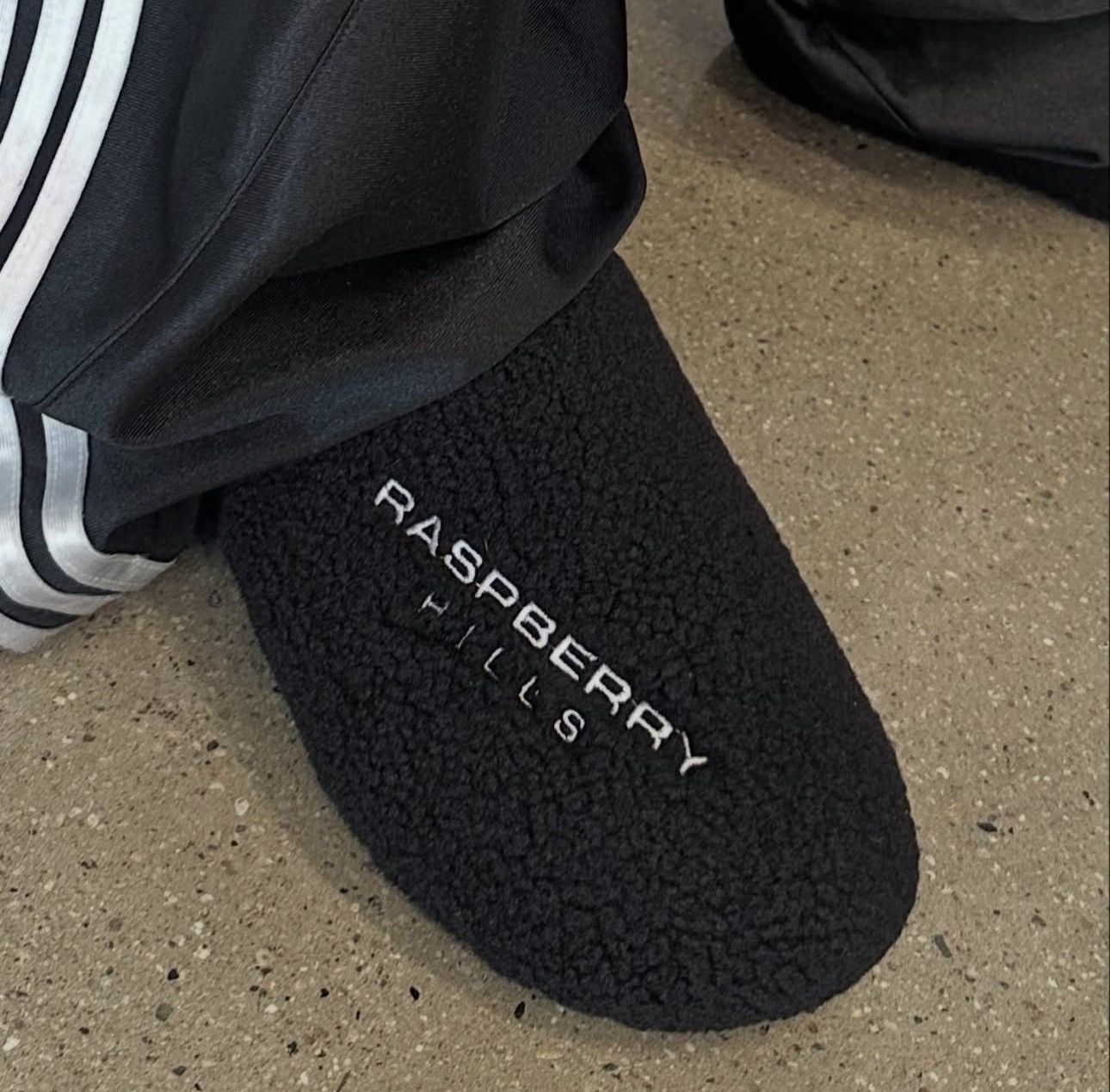 The GV Gallery Raspberry Hills “Stacy from the woods” Slides Size US 11 / EU 44 - 5 Thumbnail