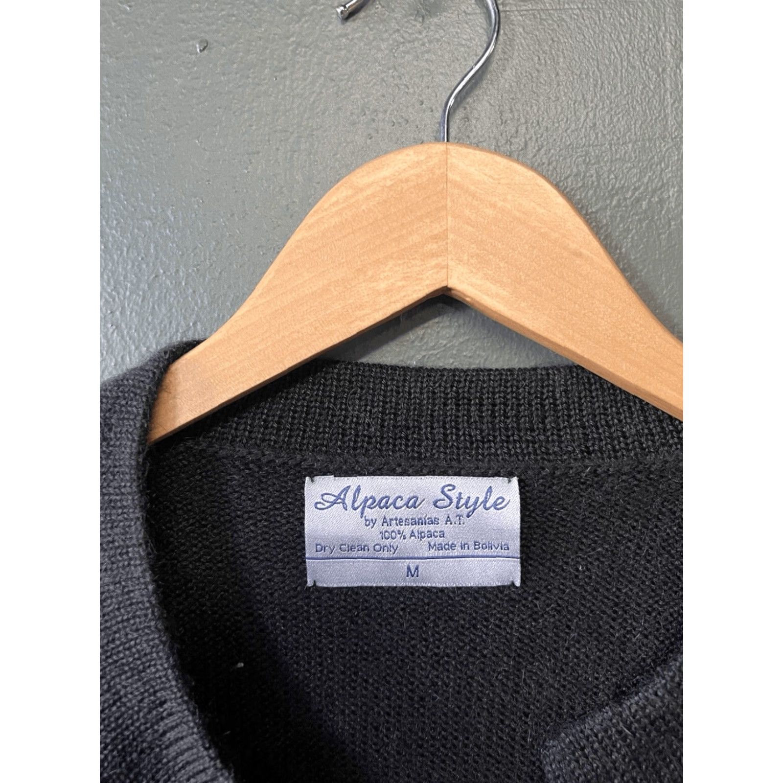 Vintage Artesanias Alpaca Cardigan Sweater Women M Black Open Embroidered Button Tasseled Knit 100% Alpaca Size M / US 6-8 / IT 42-44 - 3 Thumbnail