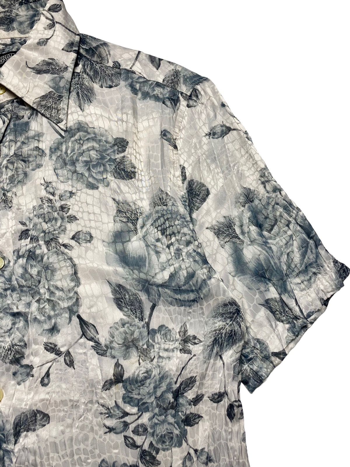 If Six Was Nine × Le Grande Bleu (L.G.B.) × Tornado Mart 2000s Tornado Mart - Pleats Snake Skin Rose Shirt Size US M / EU 48-50 / 2 - 4 Thumbnail