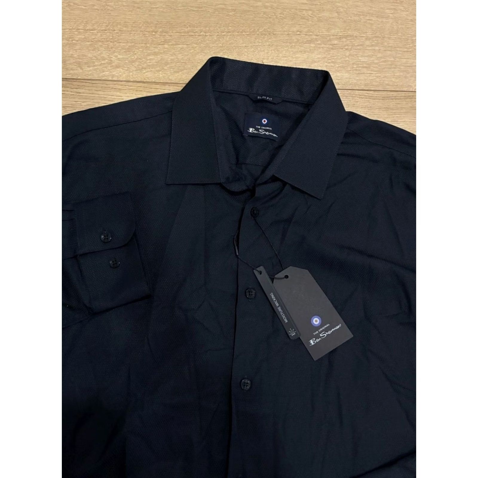 Ben Sherman NWT Ben Sherman Men’s Dobby Dot Shirt Navy Blue Button Up Size XL 17-17.5 Size US XL / EU 56 / 4 - 2 Thumbnail