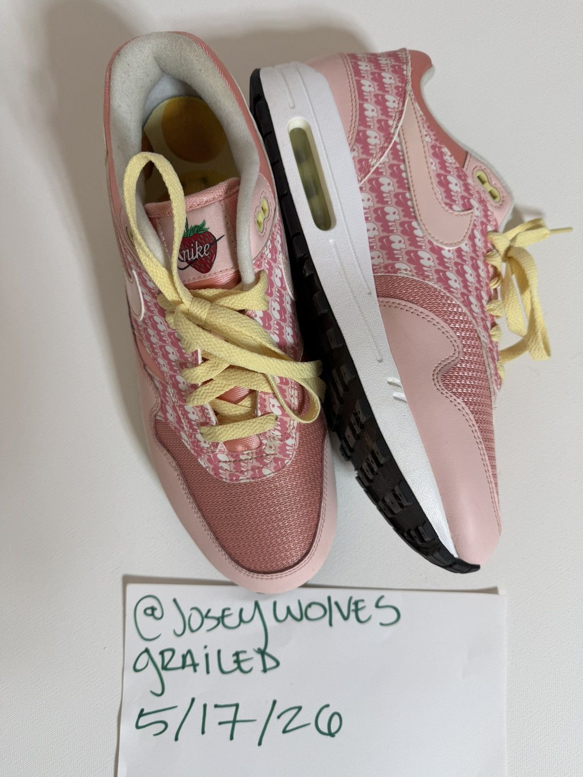 Nike Nike Air Max 1 Strawberry Lemonade 2020 (9.5) Size US 9.5 / EU 42-43 - 3 Thumbnail