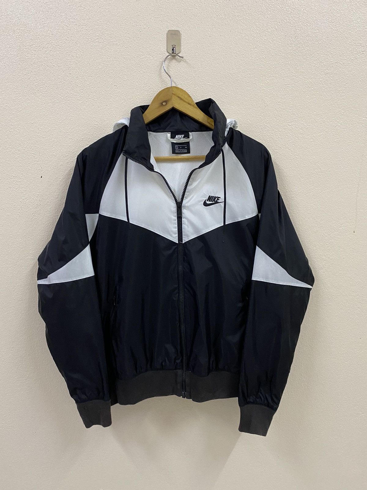 Nike Nike Big Swoosh Black White Size US M / EU 48-50 / 2 - 3 Thumbnail