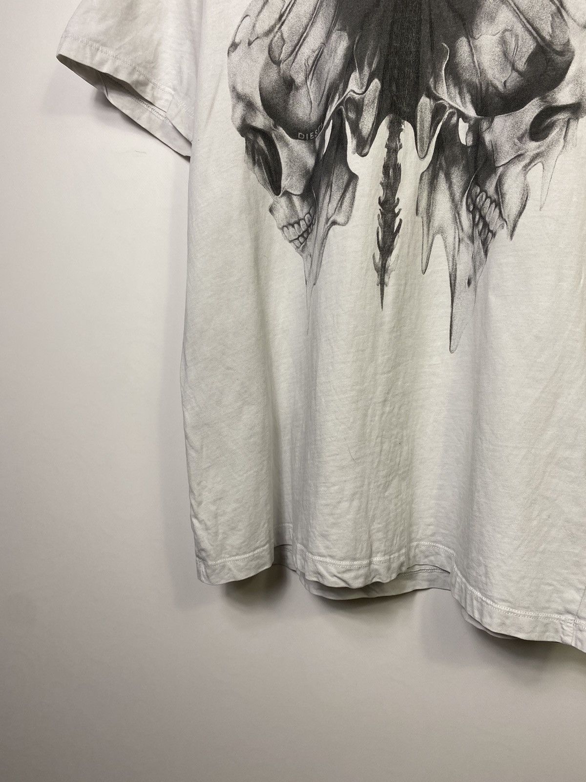 Diesel 🔥Vintage Diesel Butterfly Skull Print T-shirt Tee Size US M / EU 48-50 / 2 - 8 Thumbnail