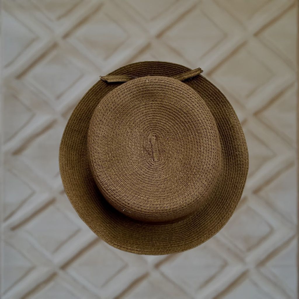 Vintage Unbranded Womens Cloche Hat Bow Brown Casual Straw Travel Sun Ladies Size ONE SIZE - 1 Thumbnail