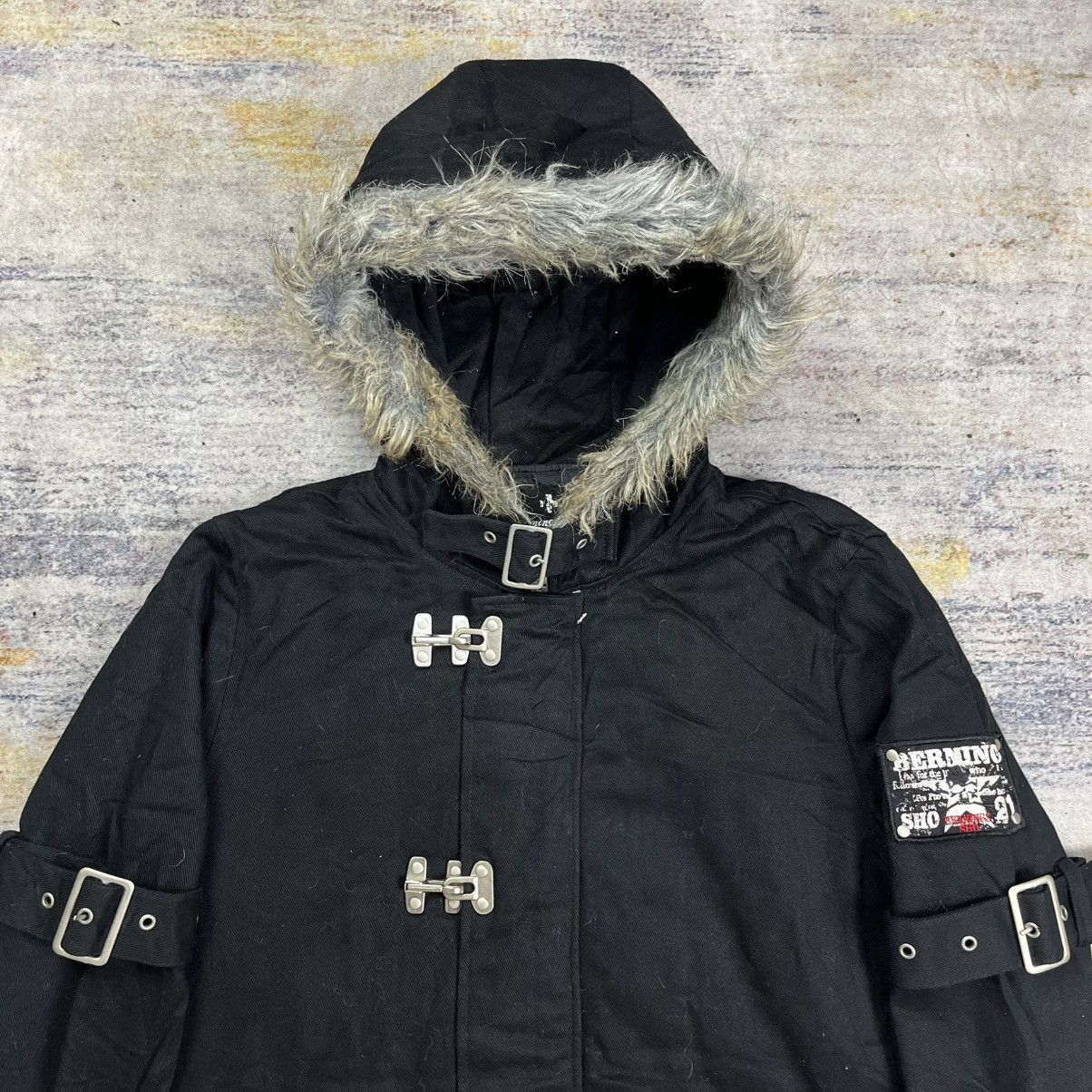 Le Grande Bleu (L.G.B.) Berning sho trim fur hood bondage clasp fireman jacket vkei Size US M / EU 48-50 / 2 - 6 Thumbnail