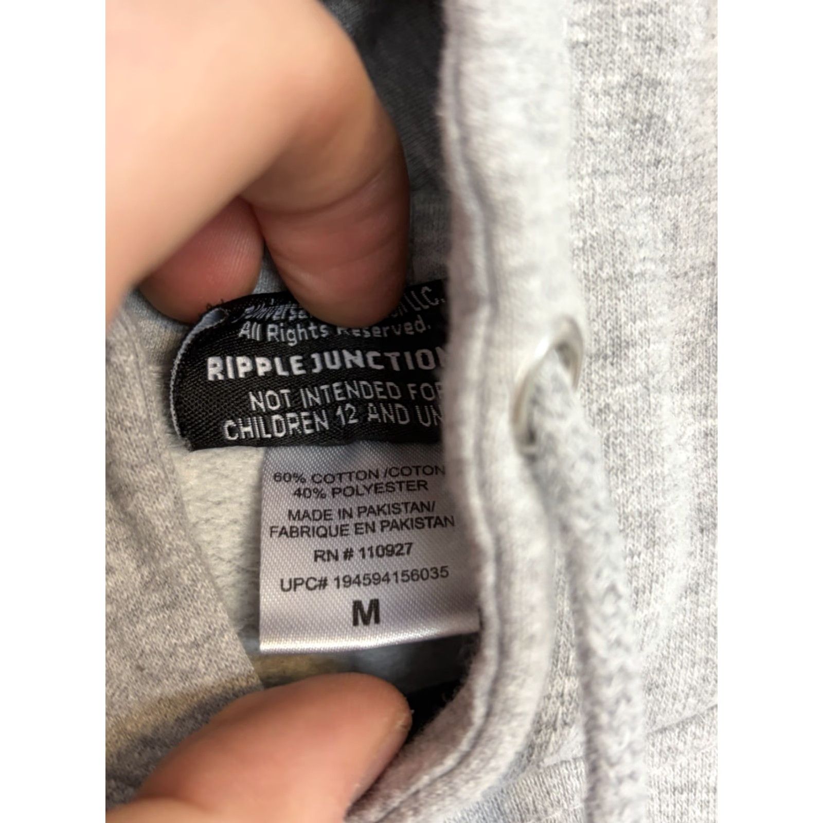 Gildan Dunder Mifflin Mens Sweatshirt Hoodie Gray Pullover Hooded Sweatshirt M Medium Gildan Heavy Blend Logo Crew Neck Fleece Cotton Blend Size US M / EU 48-50 / 2 - 6 Thumbnail