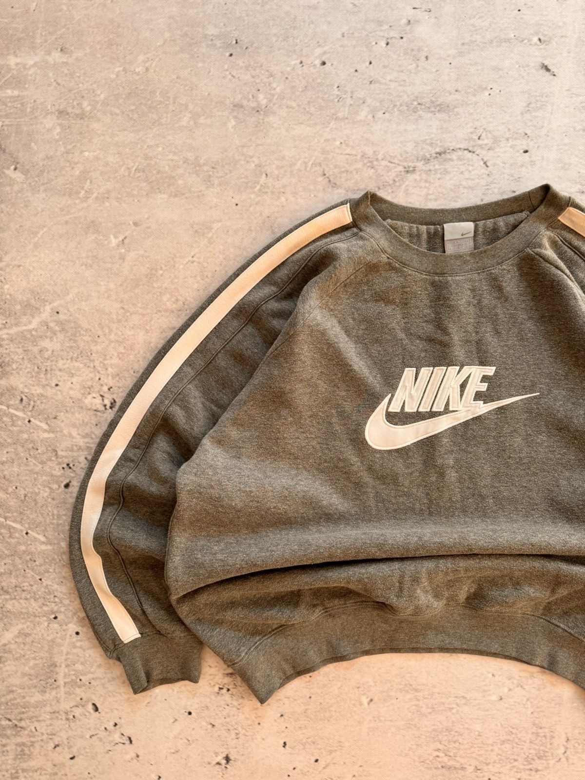 Nike × Vintage NIKE VINTAGE CENTER LOGO OVERSIZE BOXY SWEATSHIRT Size US M / EU 48-50 / 2 - 2 Thumbnail