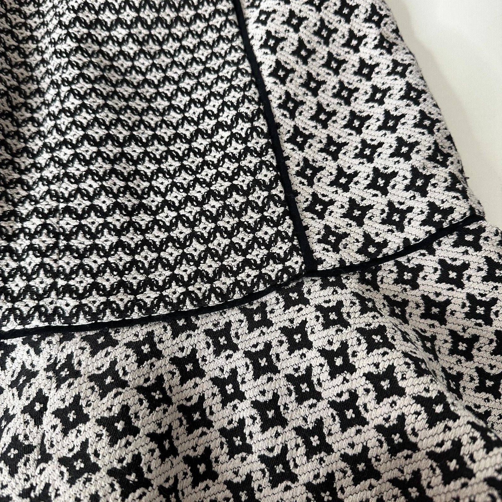 Loft Ann Taylor Loft Black White Geometric Ruffle Flair Mini 00P Size 24" / US 00 / IT 34 - 5 Thumbnail