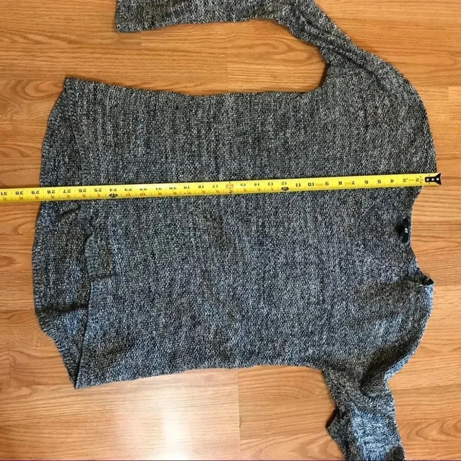 H&M H&M Womens Sz M Marled V-Neck Long Sleeve Sweater Black Grey Size M / US 6-8 / IT 42-44 - 6 Thumbnail