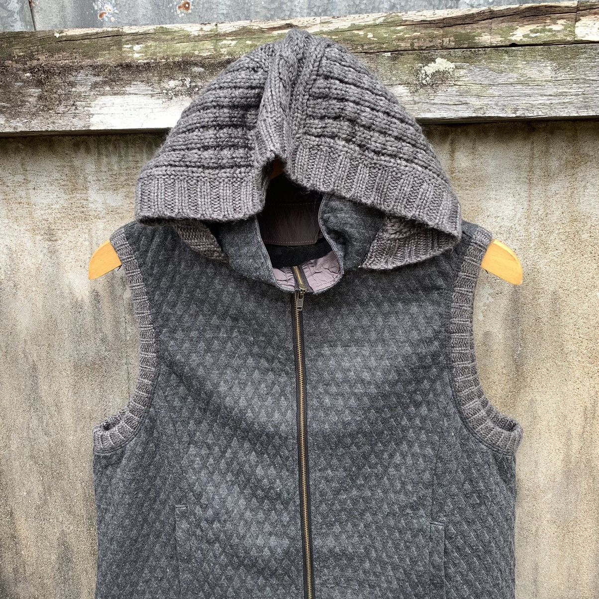 Japanese Brand JAPANESE KNITTED HOODED QUILTED VEST TOUTA FAIT Size US M / EU 48-50 / 2 - 3 Thumbnail