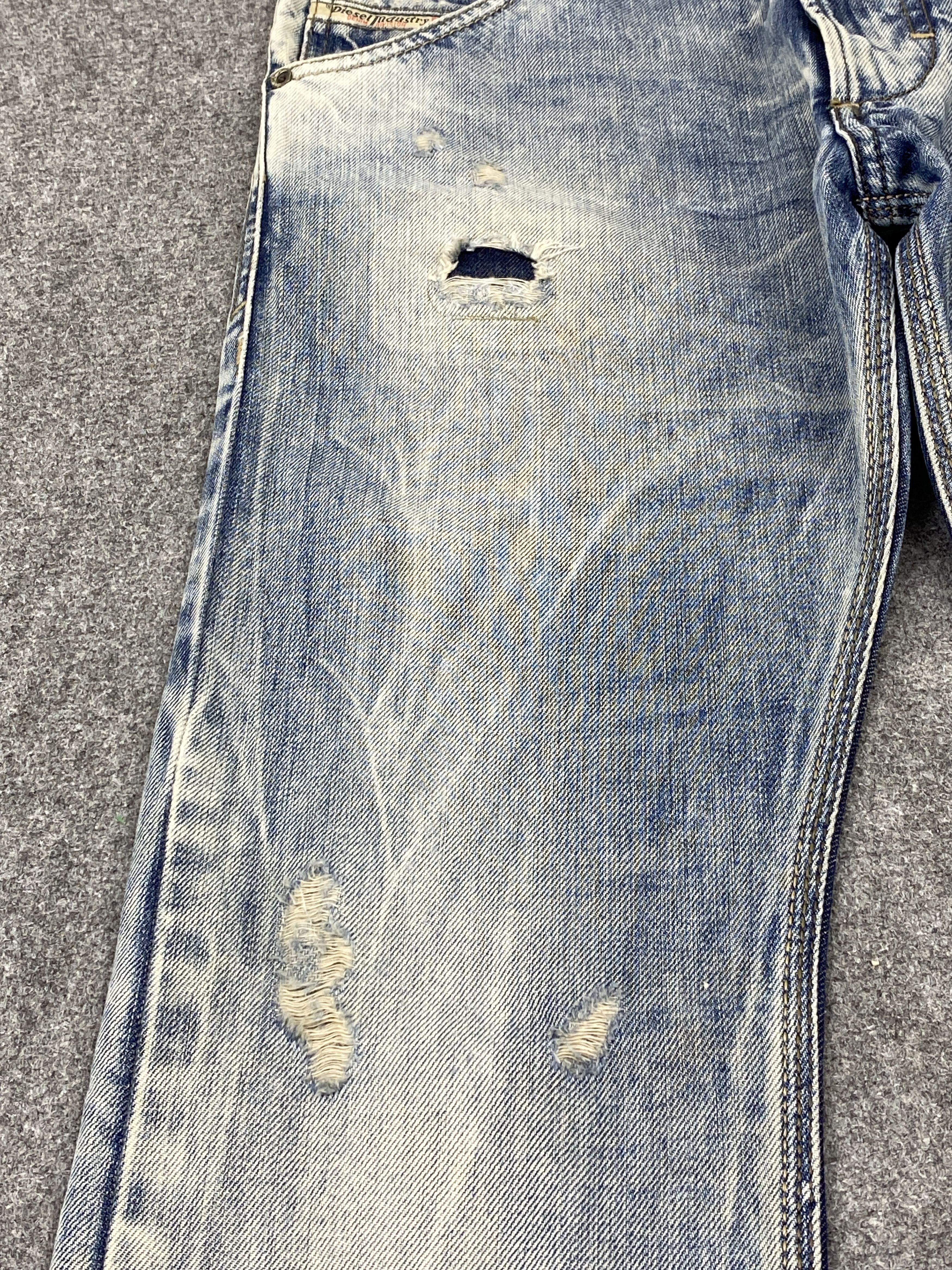 Diesel × Vintage Vintage Diesel Distressed Light Washed Slim Fit Jeans Size US 28 / EU 44 - 14 Thumbnail