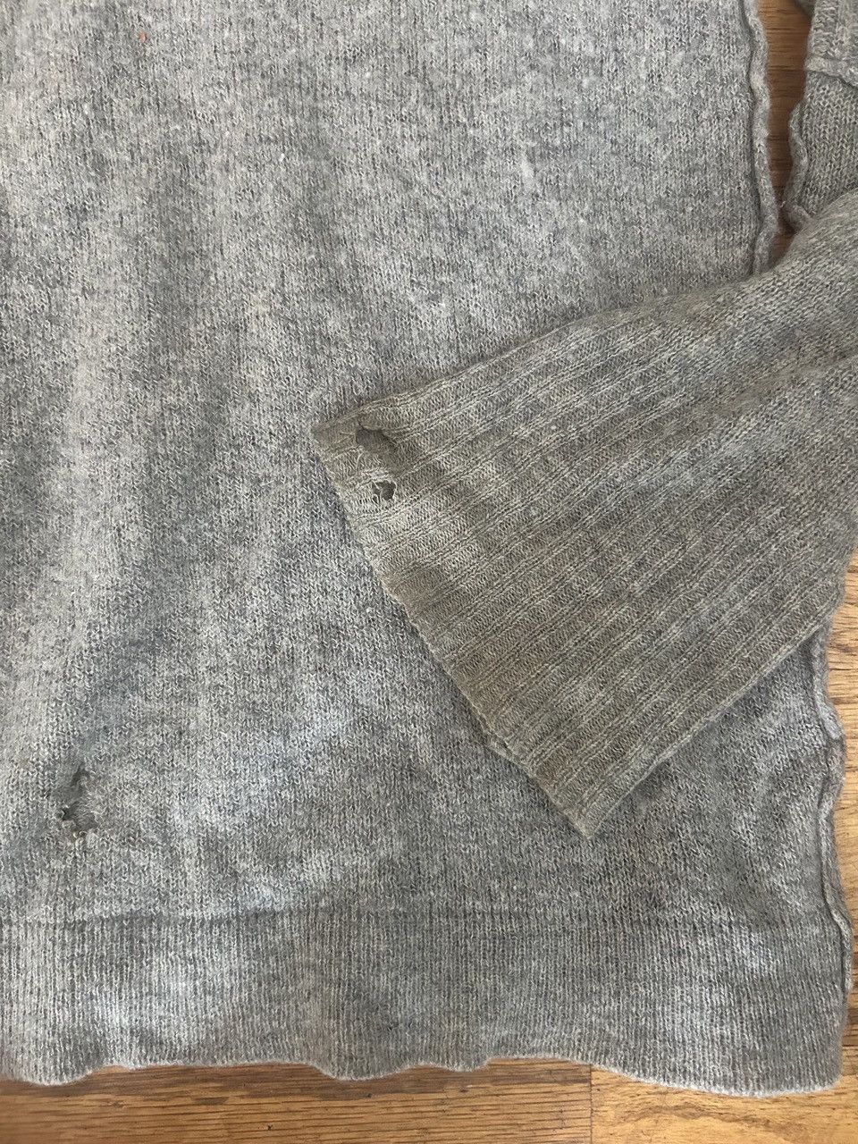 Nice Collective 100% Cashmere Nice Collective V Neck sweater Size US XS / EU 42 / 0 - 8 Thumbnail