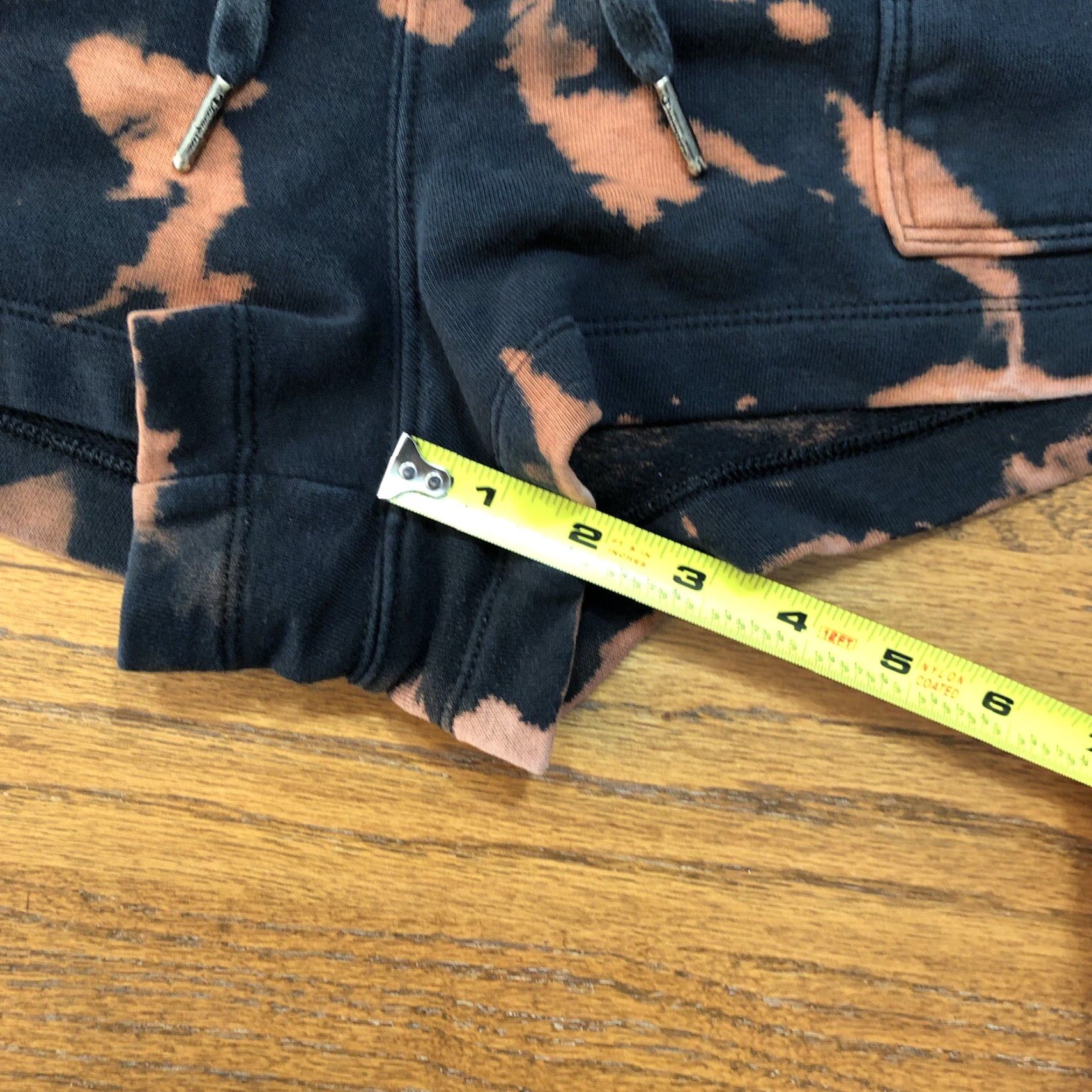 Champion Champion Shorts Womens M Elastic Waistband 2" Inseam Tie Dye Black Logo Athletic Activewear Shorts Womens M Black Tie Dye 2" Inseam Champion Size 32" / US 10 / IT 46 - 6 Thumbnail