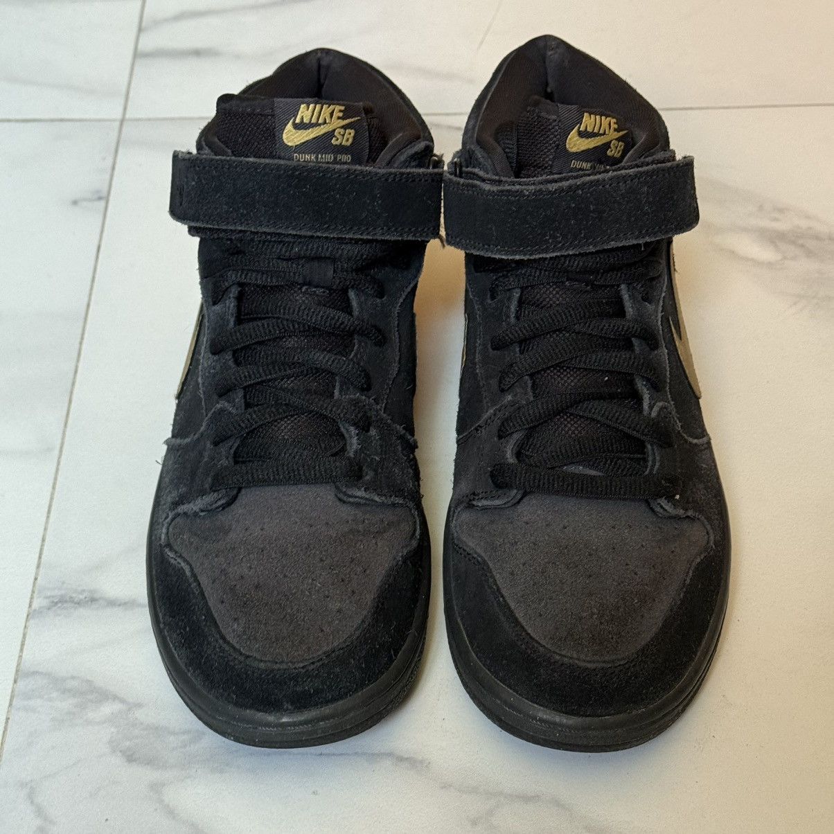 Nike SB Nike SB Dunk Mid Obsidian Metallig Gold Size US 9.5 / EU 42-43 - 4 Thumbnail
