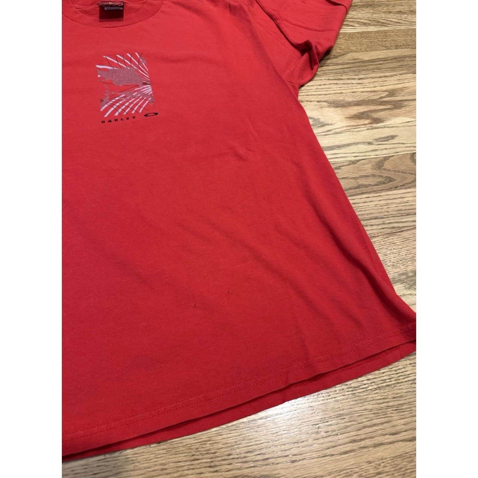 Oakley VINTAGE Oakley Cross Bones Skull Long Sleeve T Shirt Men's Size L Red Graphic Print Crew Neck Skull Vintage Mens Size US L / EU 52-54 / 3 - 6 Thumbnail