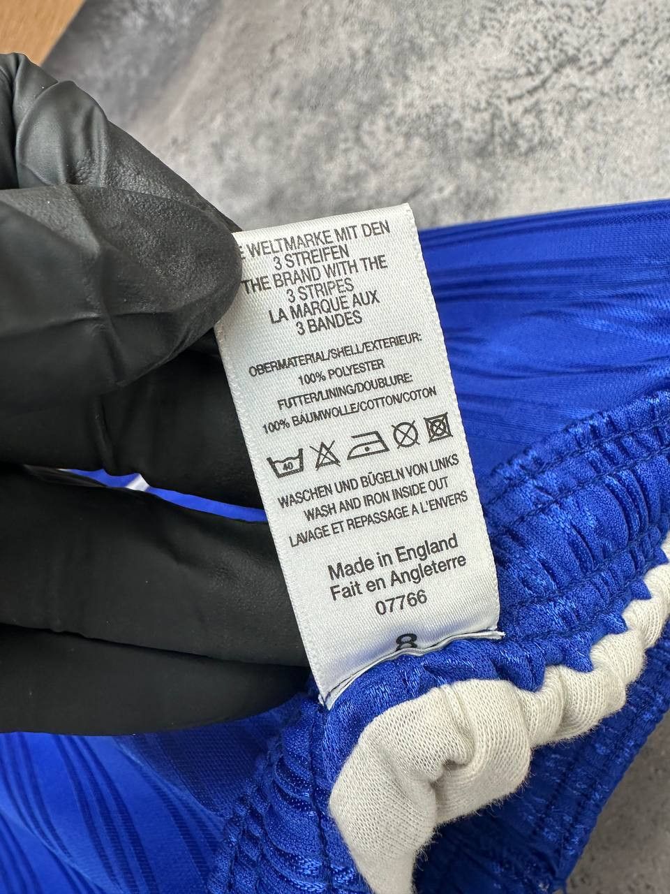 Adidas Adidas Made in England Vintage 90s Blue 3-Stripes Shorts Size US 32 / EU 48 - 14 Thumbnail