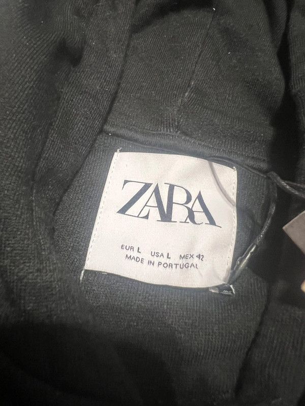 Zara hoodie Zara becoming a work of art meme L Size US L / EU 52-54 / 3 - 6 Thumbnail