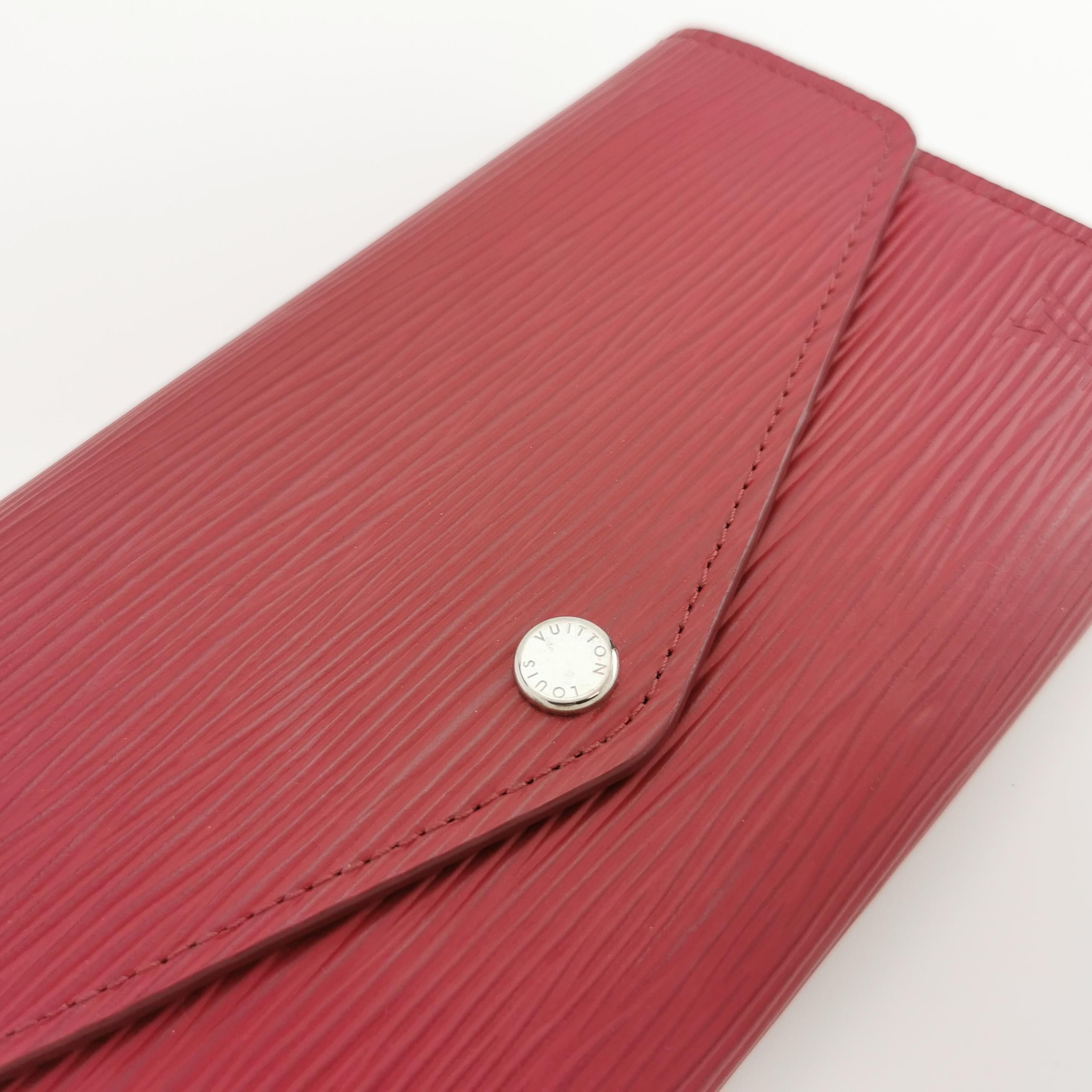 Louis Vuitton Louis Vuitton (LV) Sarah leather solid color water ripple s Size ONE SIZE - 6 Thumbnail