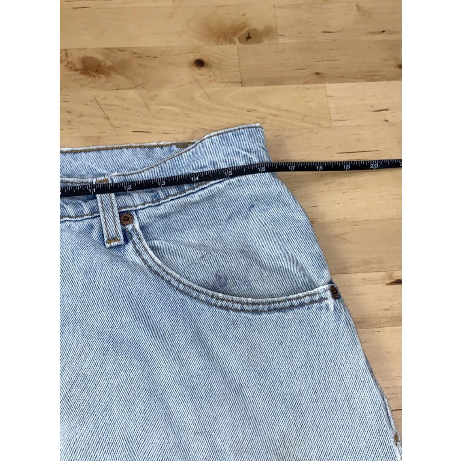 Levi's Mens Levi's 560 Jeans Denim Blue Light Wash Comfort 33x32 Regular Inseam 32 Distress 4698 Size US 33 - 6 Thumbnail