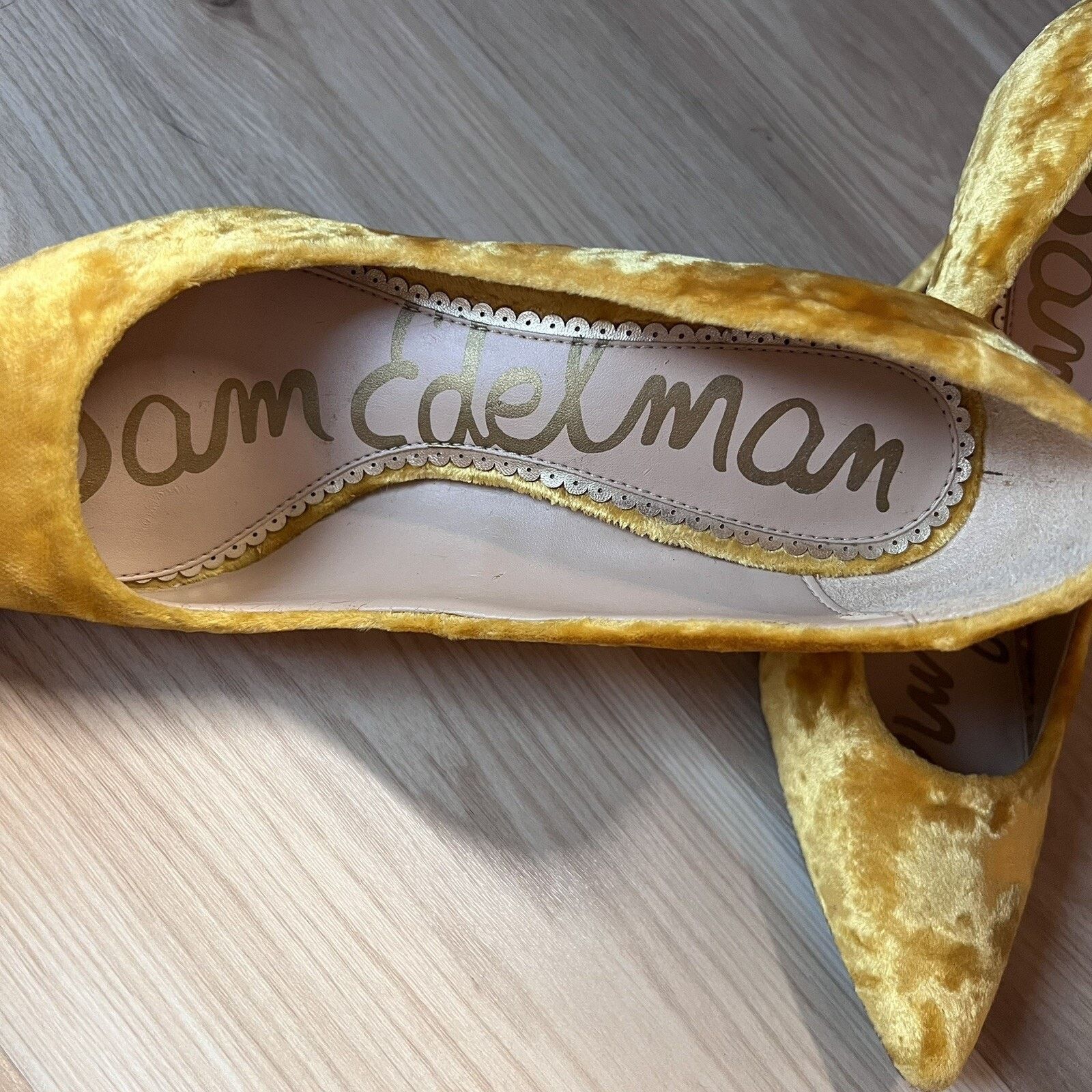 Sam Edelman Sam Edelman “Hazel” Velvet 6M Pointed Toe Gold Pump Stiletto Size US 6 / IT 36 - 4 Thumbnail