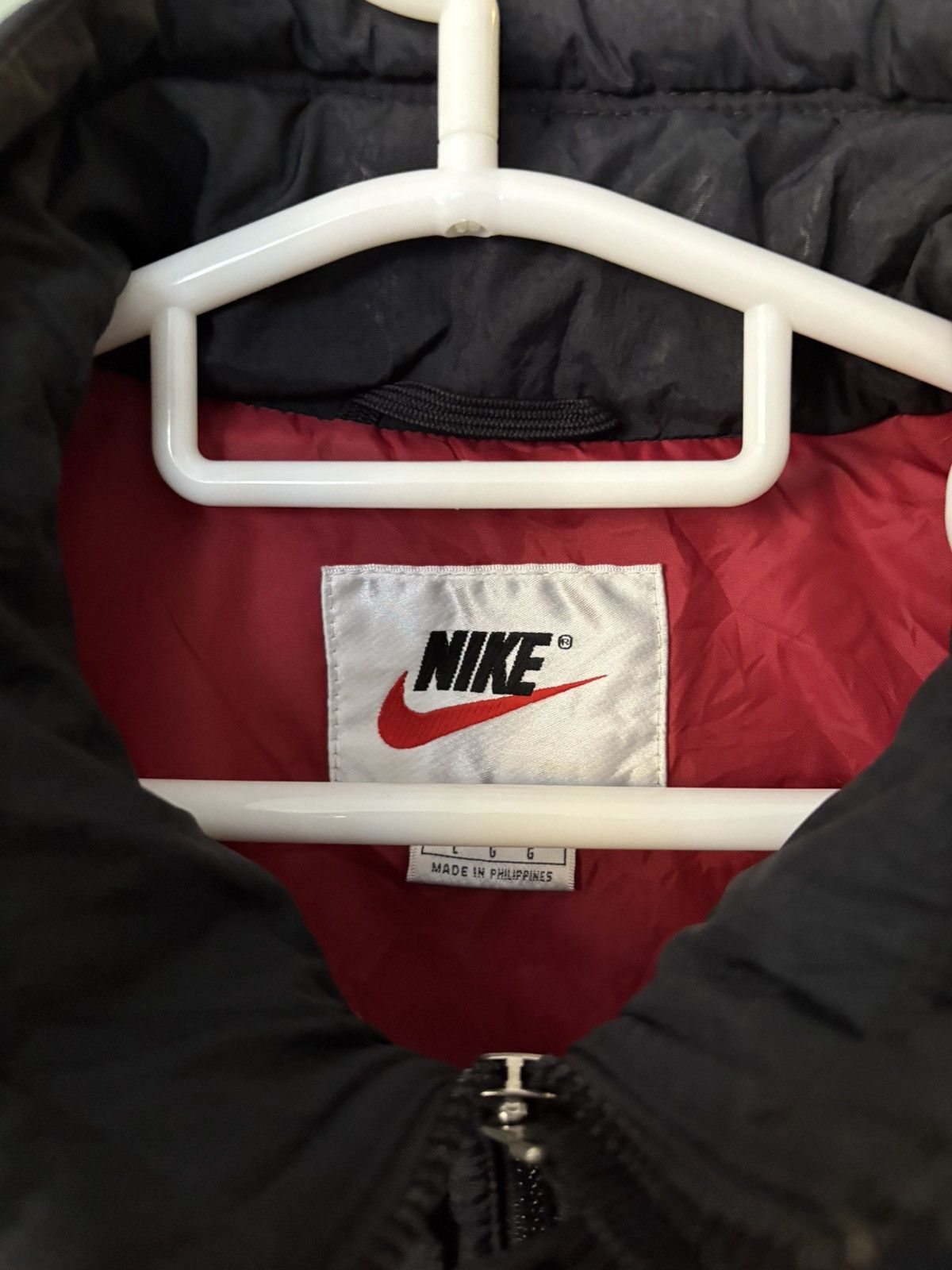 Nike Vintage Nike Nylon Puffer Vest White Tag 90’s Black/Red Size US L / EU 52-54 / 3 - 3 Thumbnail