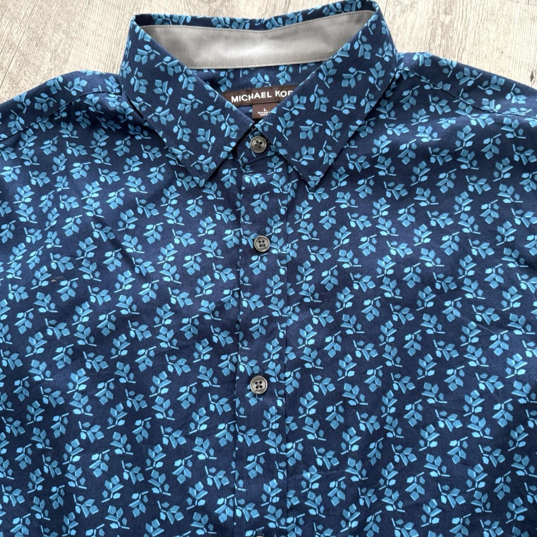 Michael Kors Michael Kors Shirt Mens Large Blue Geometric Print 100% Cotton Classic Fit Size US L / EU 52-54 / 3 - 6 Thumbnail