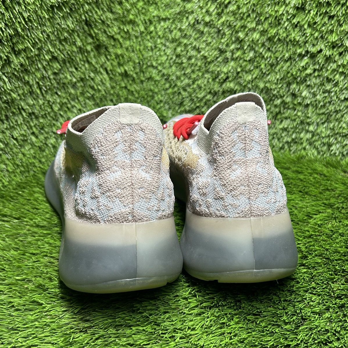 Yeezy Yeezy 380 “Pepper” Size US 12 / EU 45 - 4 Thumbnail