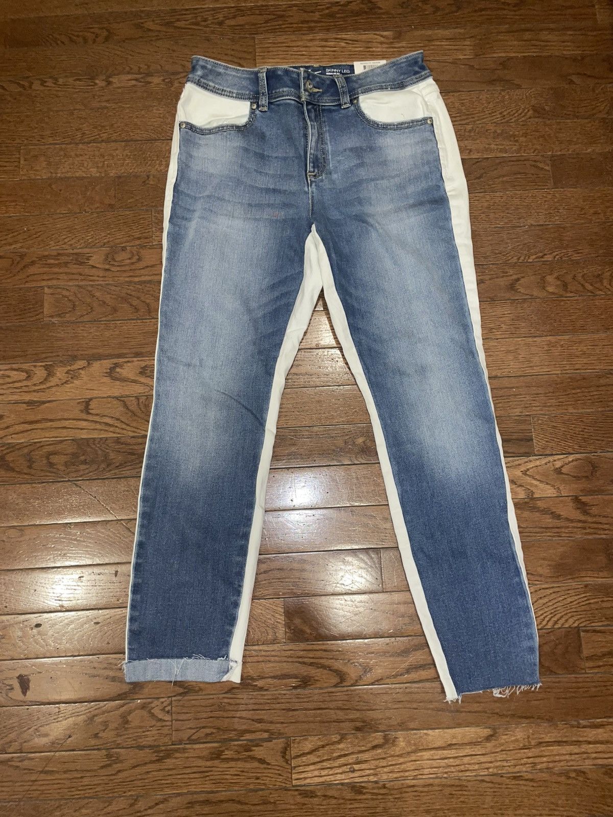 DKNY DKNY denim blue & white skinny jeans NEW w/Tags Size 28" / US 6 / IT 42 - 1 Thumbnail