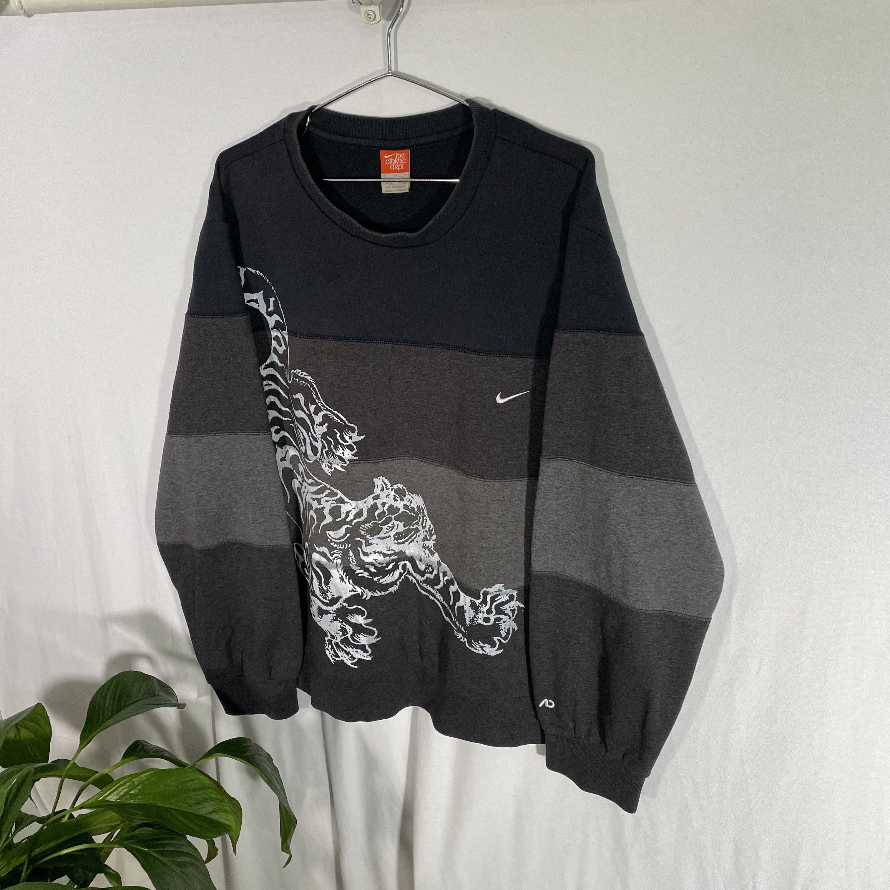 Nike Vintage Custom Nike Tiger Sweatshirt art grunge opium y2k Size US XL / EU 56 / 4 - 3 Thumbnail