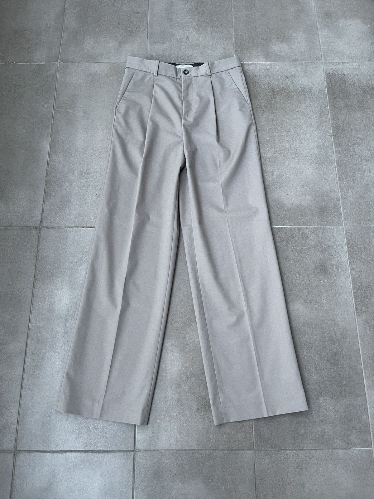 Han Kjobenhavn !DS! AW22 Han Kjobenhavn Boxy Suit Beige Trousers Size US 30 / EU 46 - 6 Thumbnail