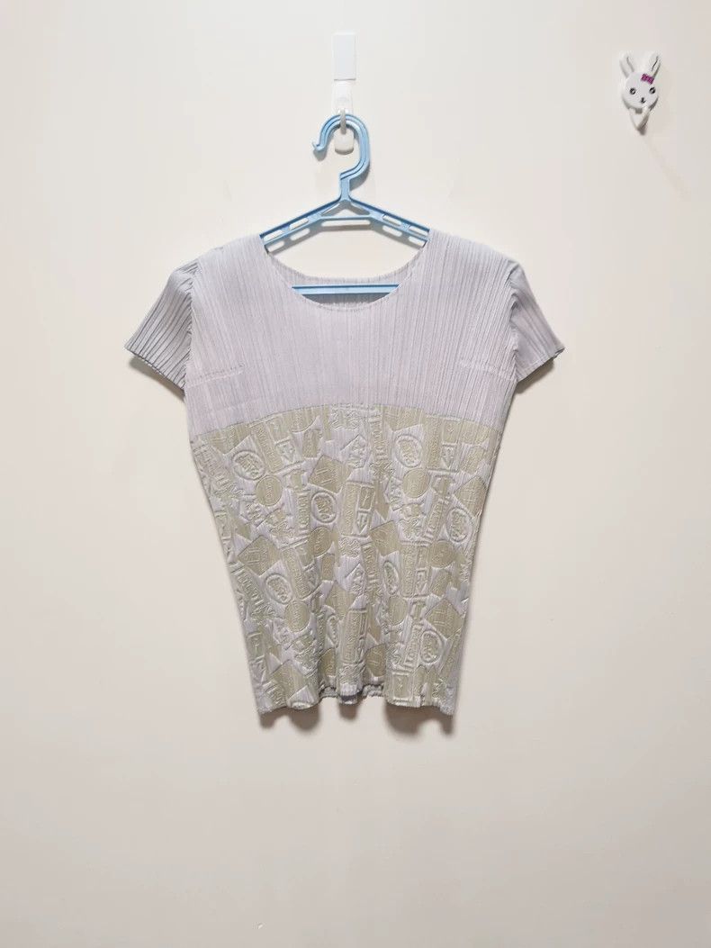 Issey Miyake Issey Miyake size:3 Grey embossed short-sleeved shirt Size S / US 4 / IT 40 - 1 Thumbnail