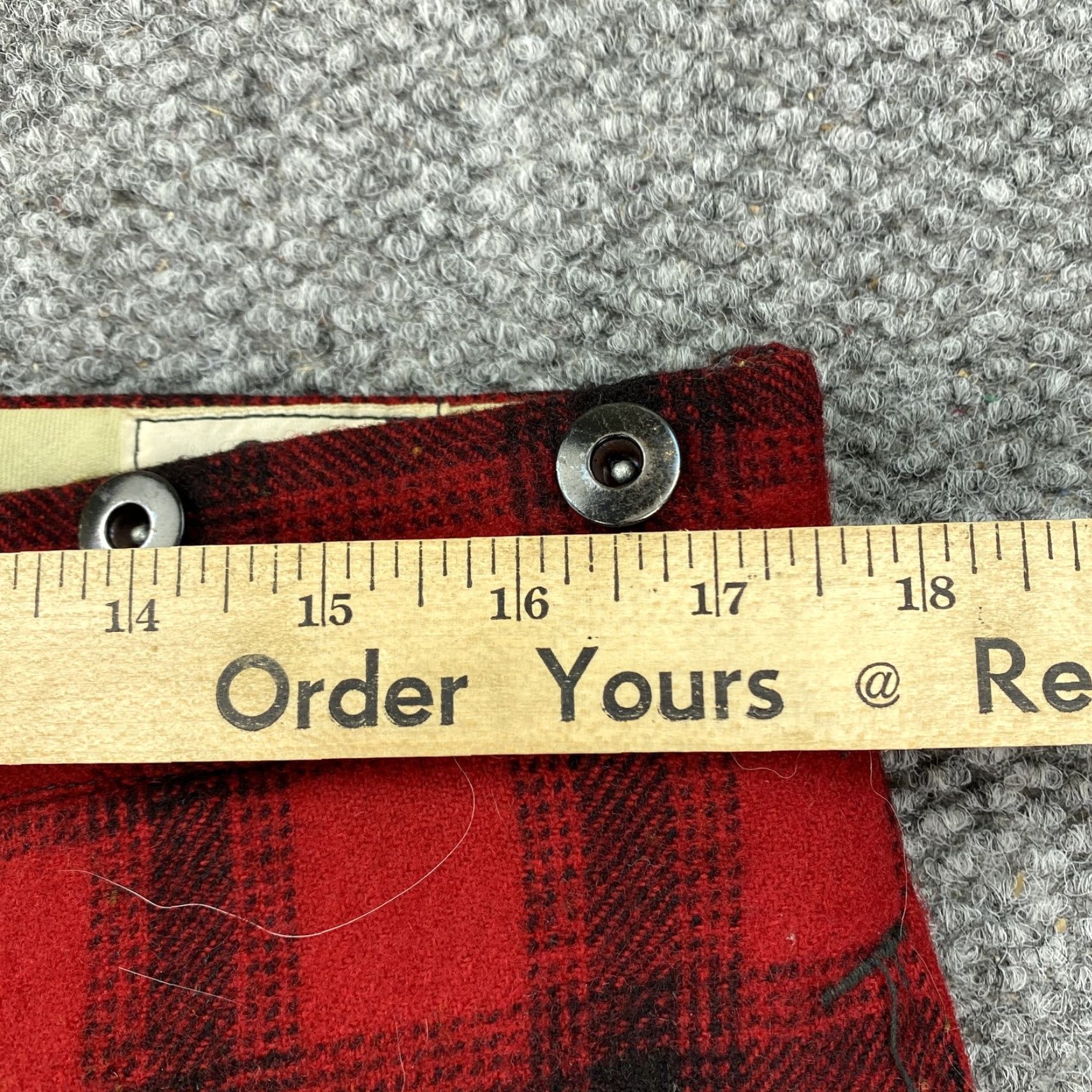 Vintage VINTAGE Woolrich Pants Mens Medium Red Black Plaid Wool Hunting Outdoors 80s USA Pants Mens Medium Red Black Plaid Woolrich 80s USA Size US 31 - 7 Thumbnail