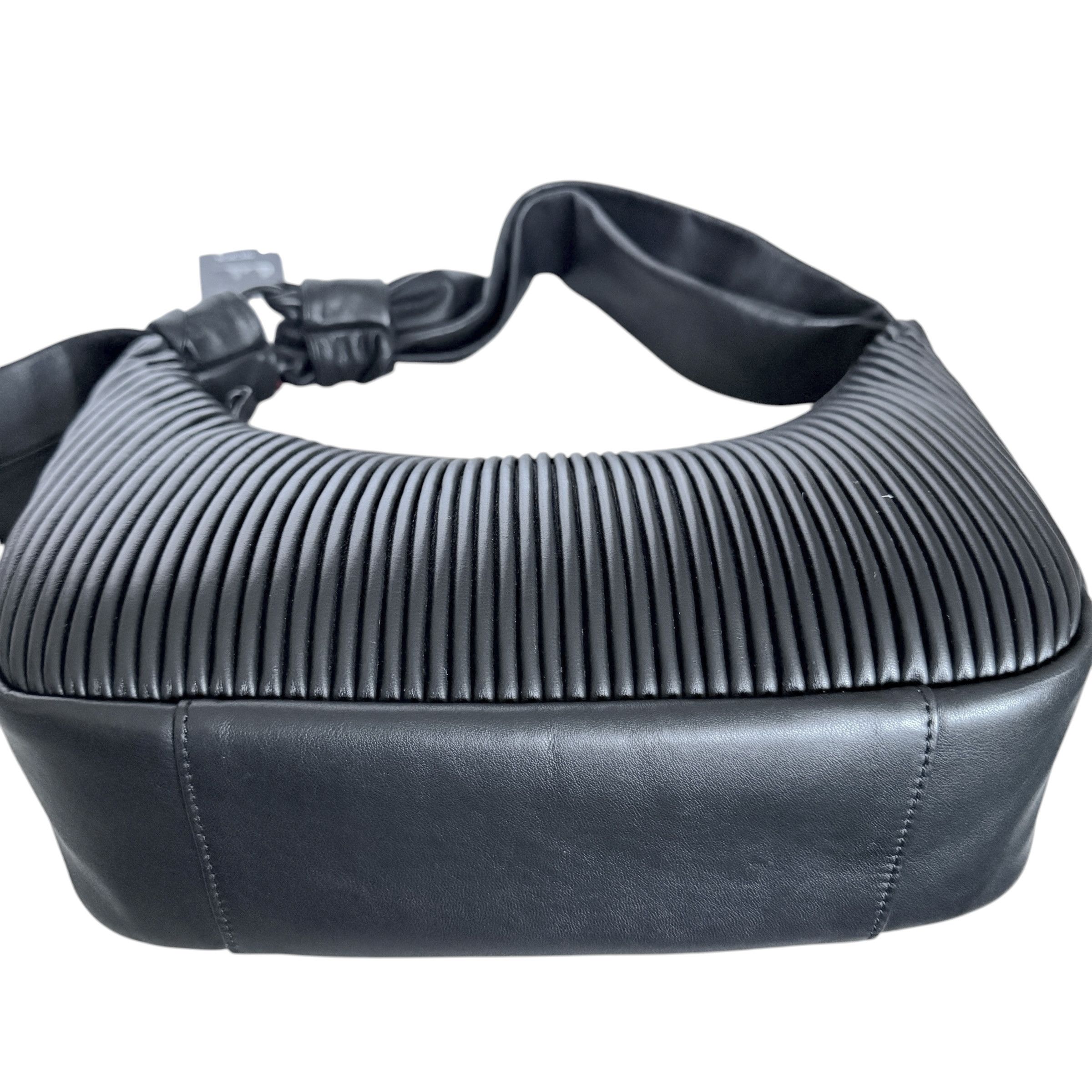 Tumi Tumi ASRA Black Leather SMALL Shoulder Bag - Ribbed texture Size ONE SIZE - 12 Thumbnail