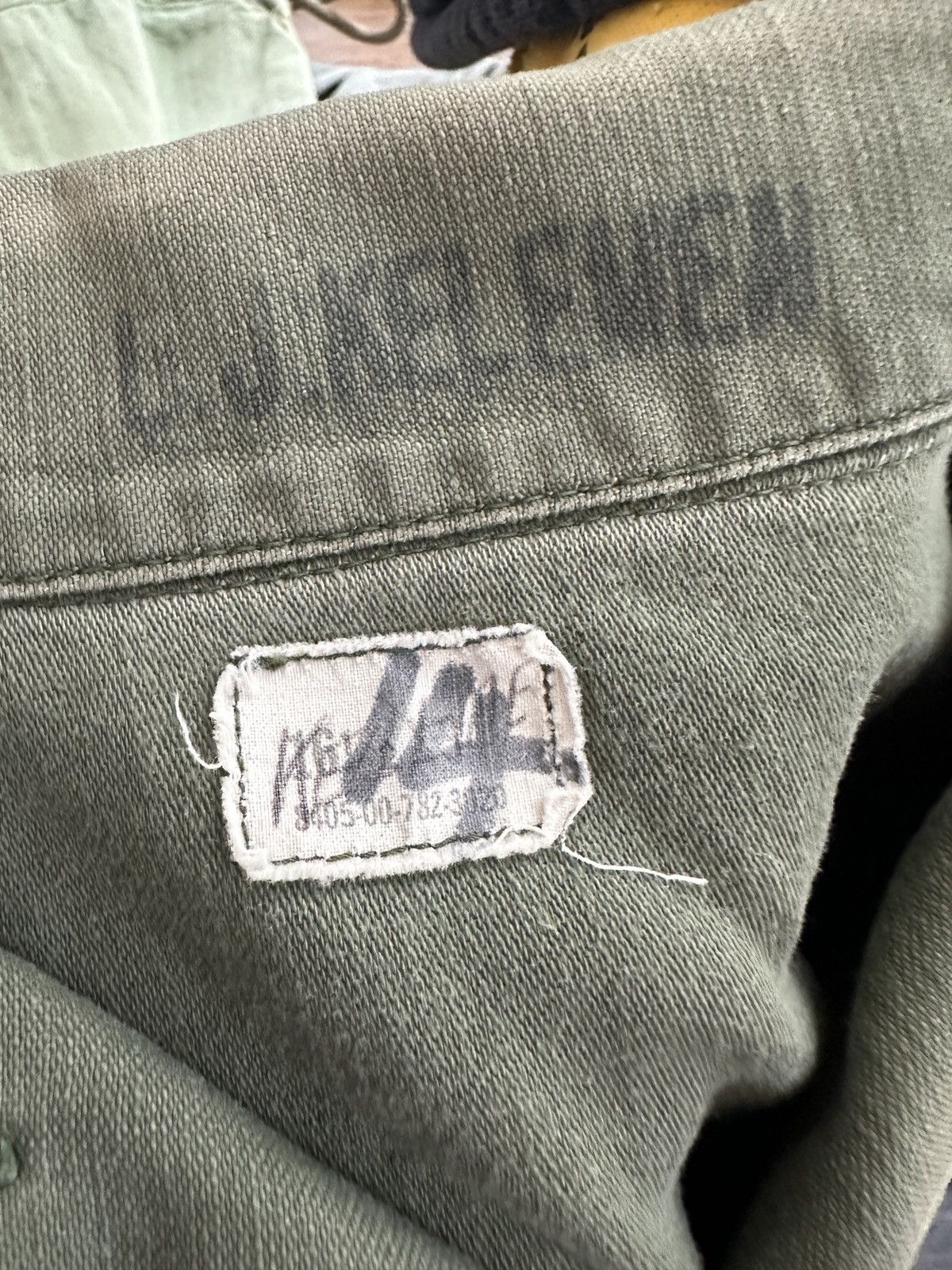 Vintage Vintage 70s USMC Stencil OG-107 Sateen Utility Shirt P64 Size US M / EU 48-50 / 2 - 7 Thumbnail