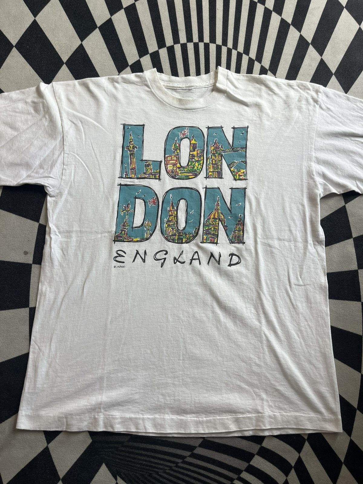 Arts & Science Vintage LONDON England Souvenir Artwork asco 90’s Tshirt Size US XL / EU 56 / 4 - 3 Thumbnail