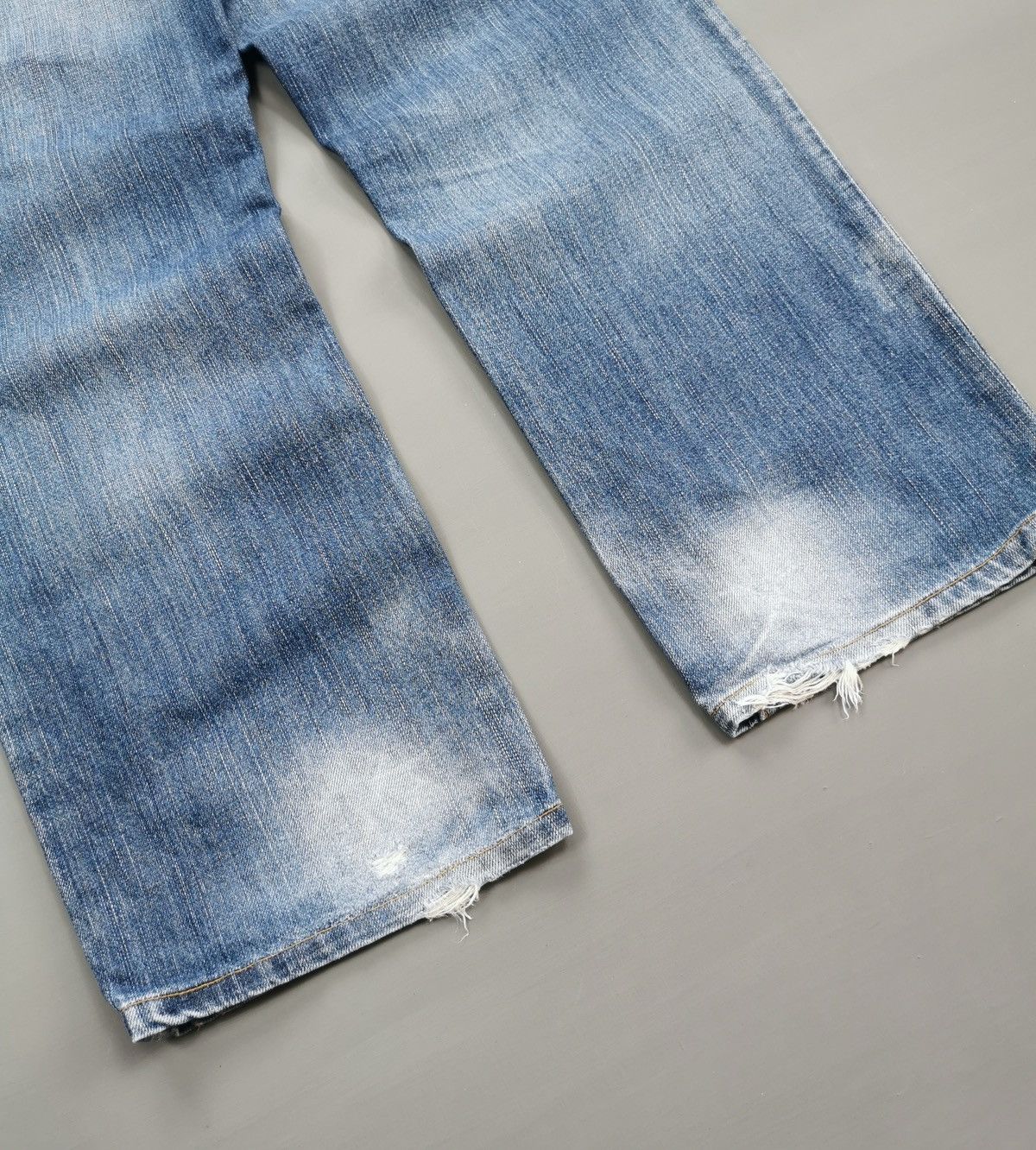 Levi's Vintage Levis 702 Distressed Jeans Size US 32 / EU 48 - 4 Thumbnail