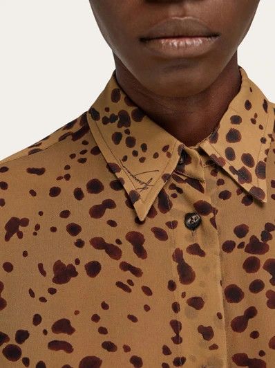 Salvatore Ferragamo o1s1rm0426 Georgette Shirt in Brown Size M / US 6-8 / IT 42-44 - 5 Thumbnail