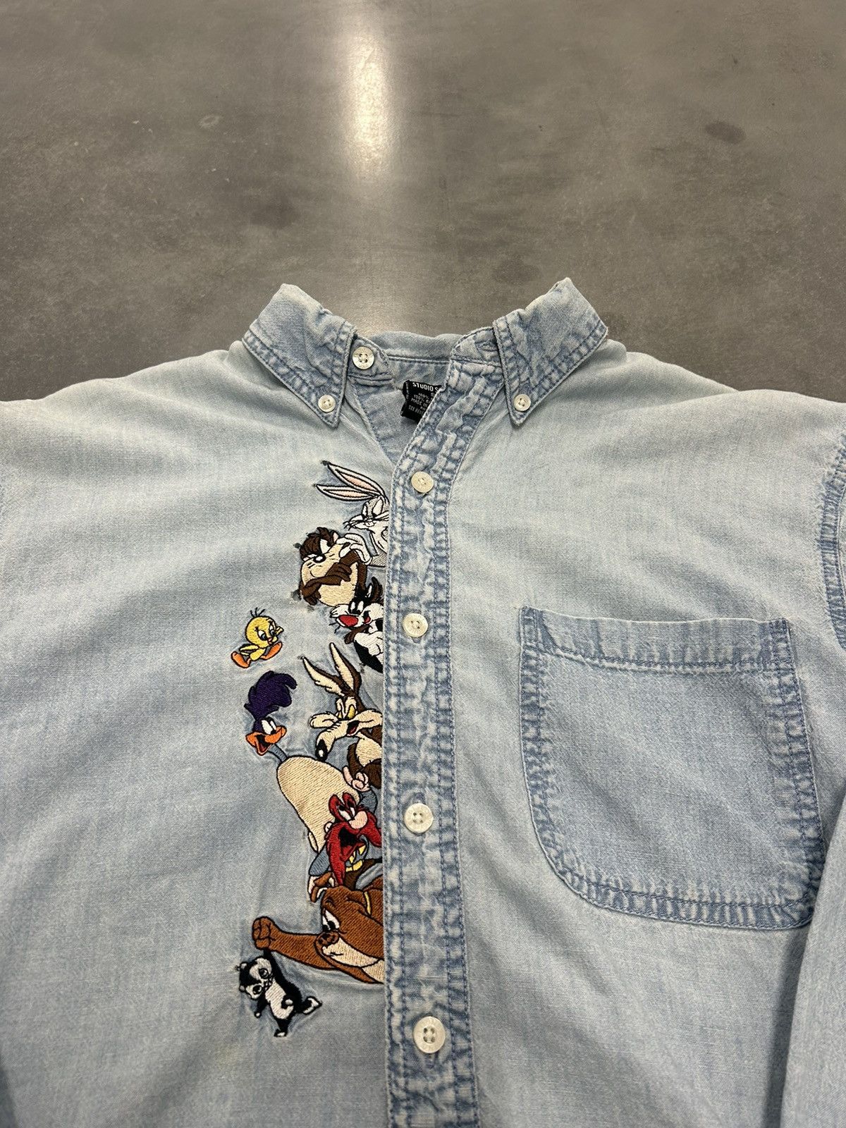 Vintage × Warner Bros Vintage Looney Toons denim button-up Size US S / EU 44-46 / 1 - 2 Thumbnail