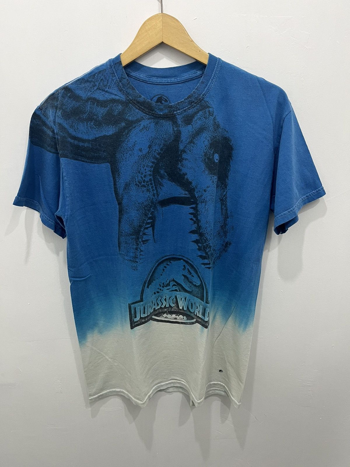 Universal Studios Jurassic World Movie Short Sleeve Tees Size US M / EU 48-50 / 2 - 1 Thumbnail