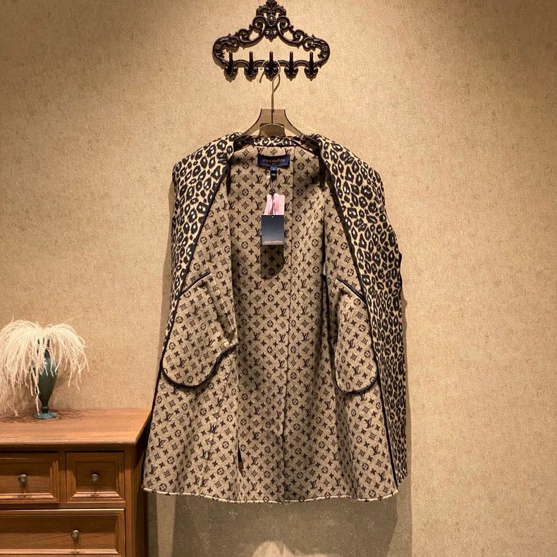 Louis Vuitton Louis Vuitton Leopard print lined full print wool coat Size 4XL / US 24-26 - 3 Thumbnail