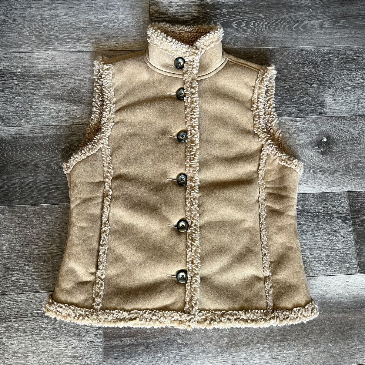 L.L. Bean × Vintage Vintage LL Bean Faux Leather Sherpa Lined Button Up Vest Fur Size XS / US 0-2 / IT 36-38 - 1 Thumbnail