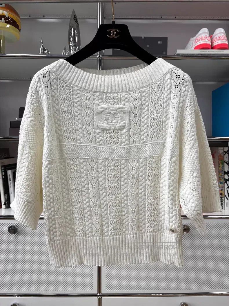 Chanel Chanel 24M white double C logo round neck hollow knit Size XS / US 0-2 / IT 36-38 - 1 Thumbnail