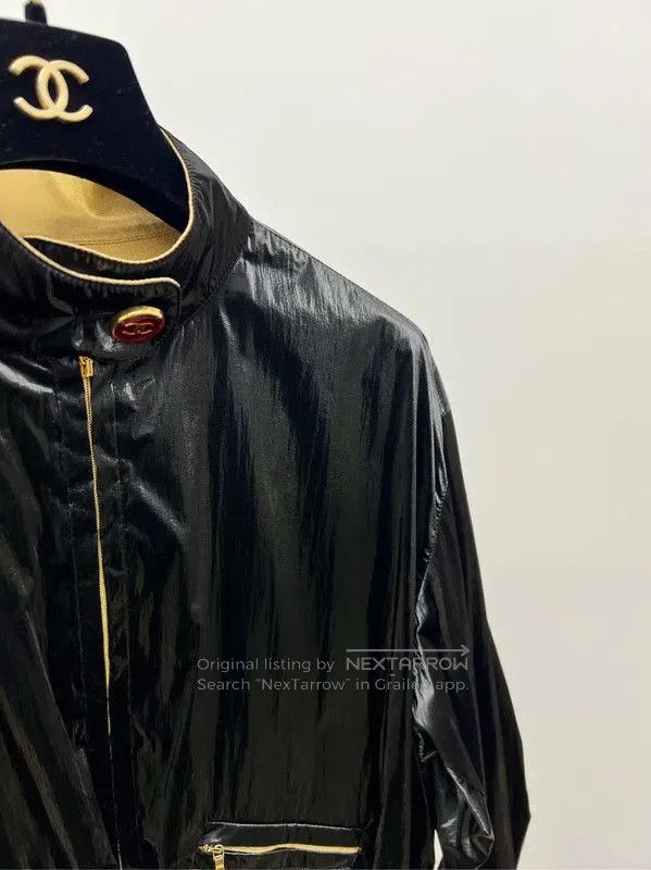 Chanel Chanel Black and Gold Cropped Jacket . Size S / US 4 / IT 40 - 3 Thumbnail
