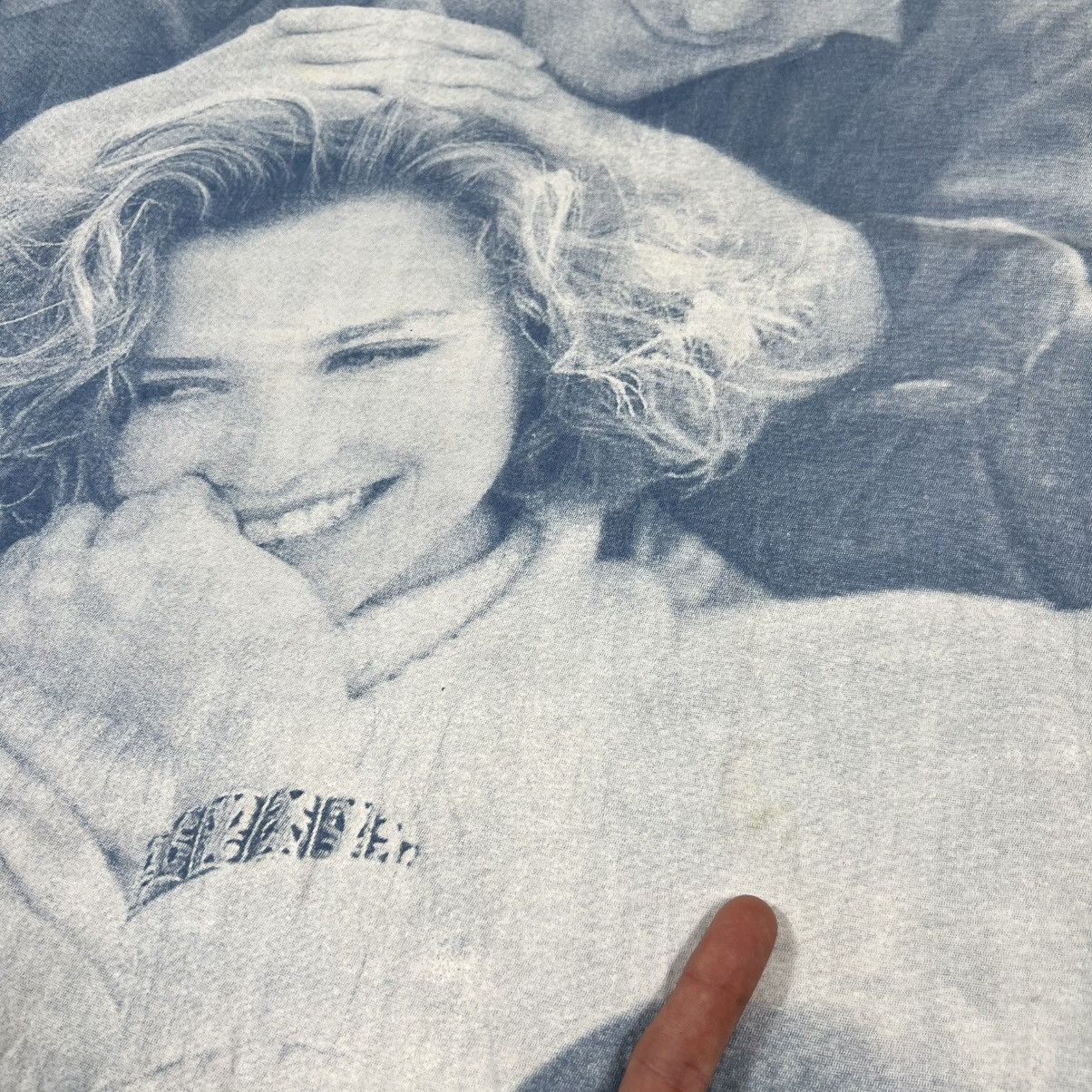 Vintage Vintage 90s RARE 9 ½ Weeks Movie All Over Print Art T-shirt Size US XXL / EU 58 / 5 - 11 Thumbnail